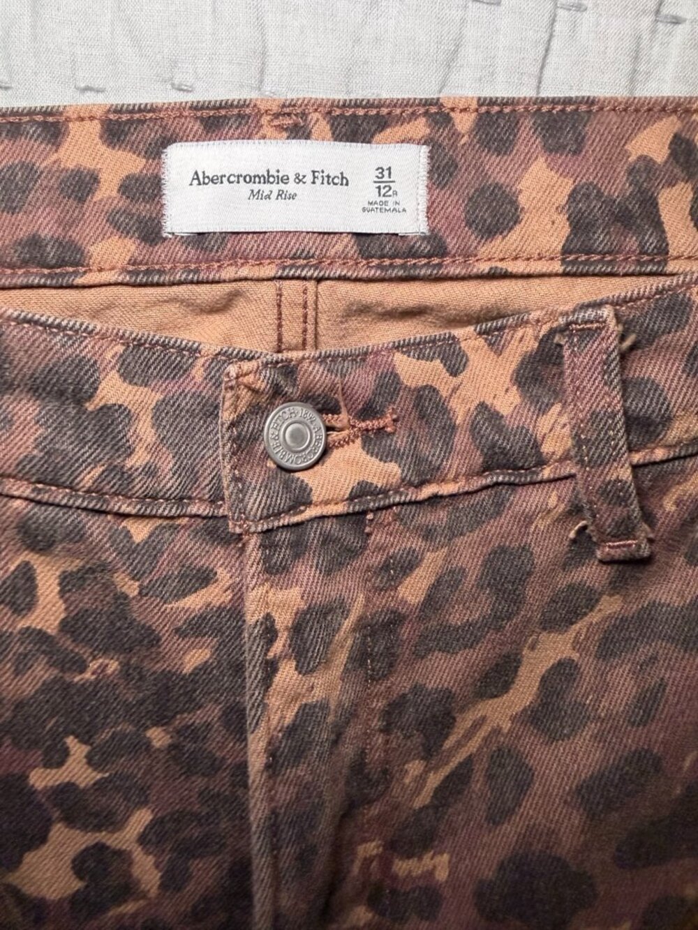 Abercrombie Leopard Mid Rise Wide Leg Jeans 31 - Picture 3 of 4
